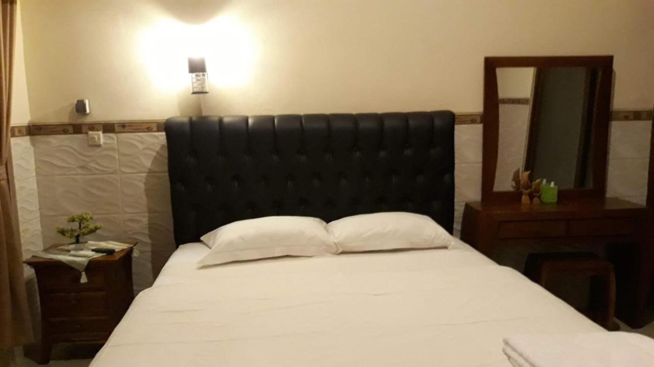 Jepun Inn Padang Bai Exterior foto